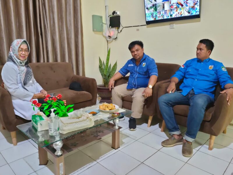 Terlihat Ketua KNPI didampingi Sekretaris KNPI Bombana,,foto Pemrin seputaran sultra.com