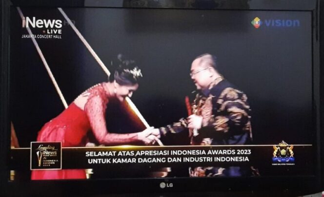
 Kadin Sultra Terima Penghargaan Indonesia Award 2023