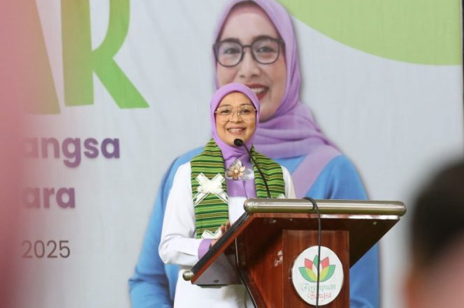 
 Rustini Muhaimin Resmi Buka Dikbar Perempuan Bangsa Sulawesi Tenggara di Bau-Bau